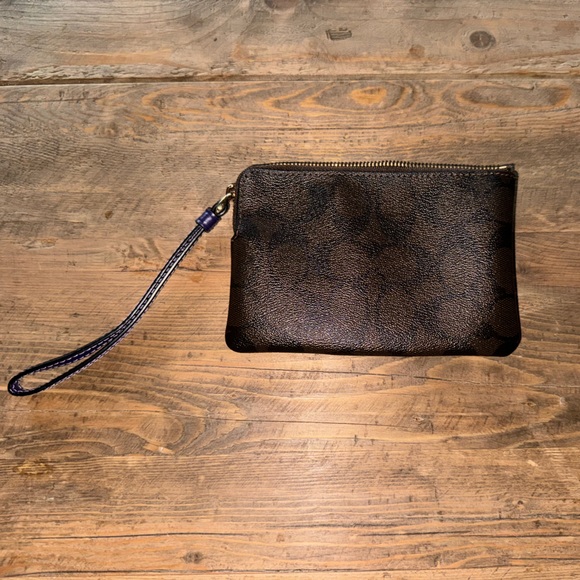 Classic Coach Wristlet Coin Purse/ID Wallet with Purple Detail - Picture 2 of 3